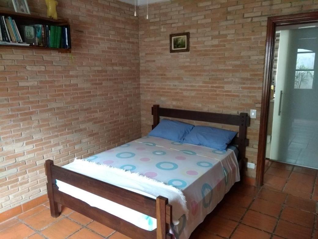 Quarto Duplo com Banheiro Compartilhado
