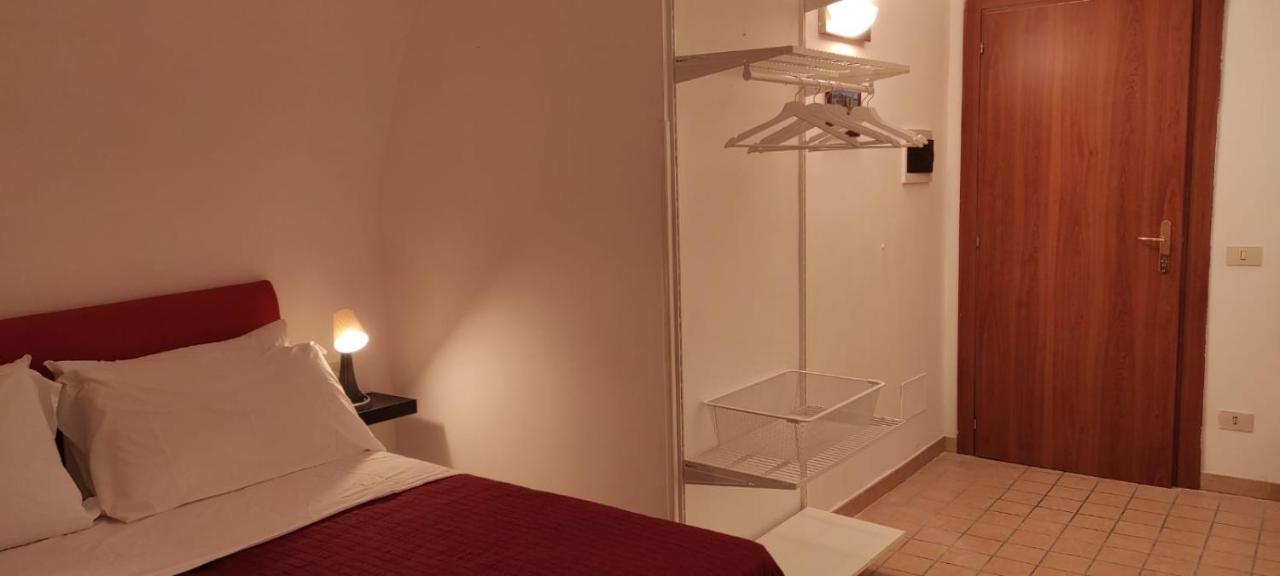 Tweepersoonskamer met een Eigen Externe Badkamer