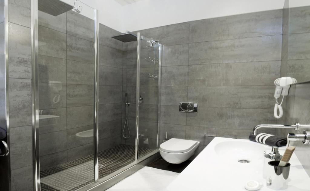 Quarto Família (2 Adultos + 1 Criança)