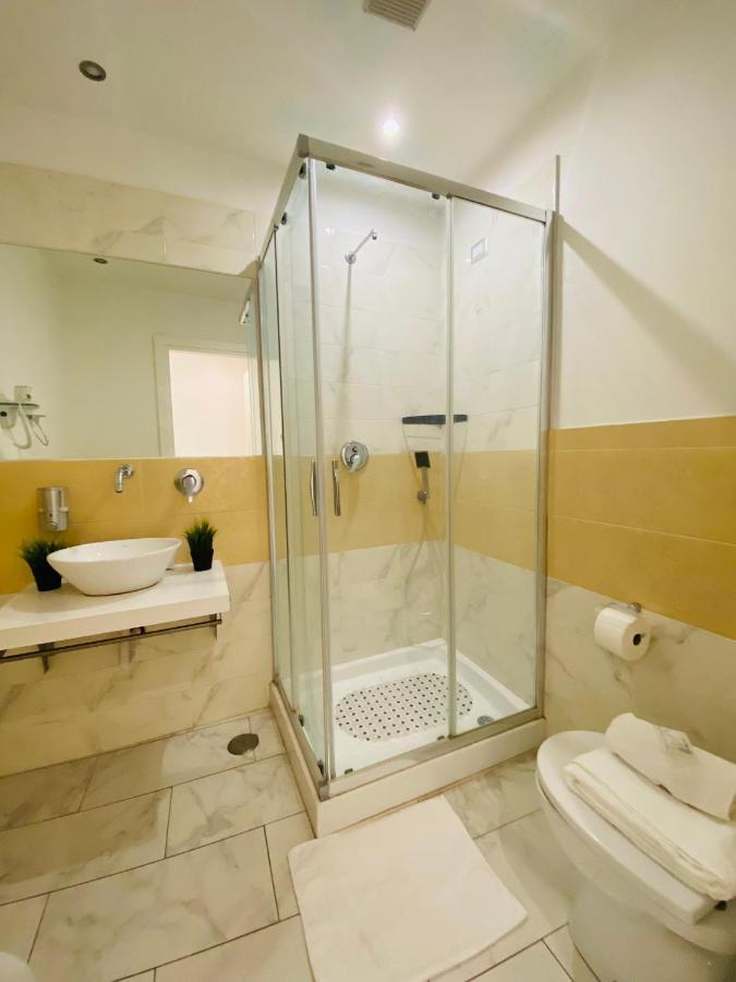 Quarto Familiar com Casa de Banho Privativa