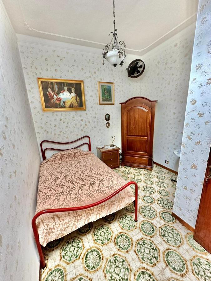 Camera Singola Standard con Bagno in Comune