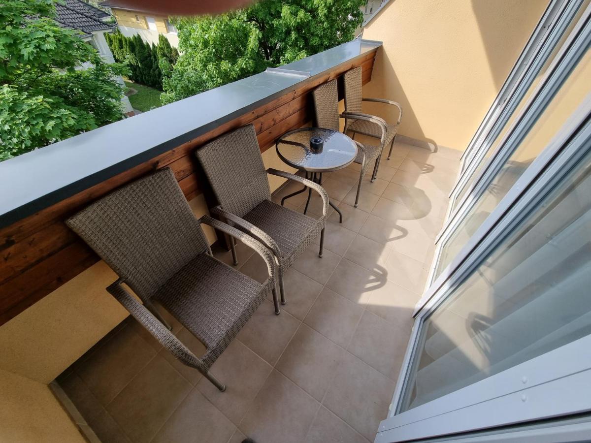 Vierbettzimmer mit Terrasse