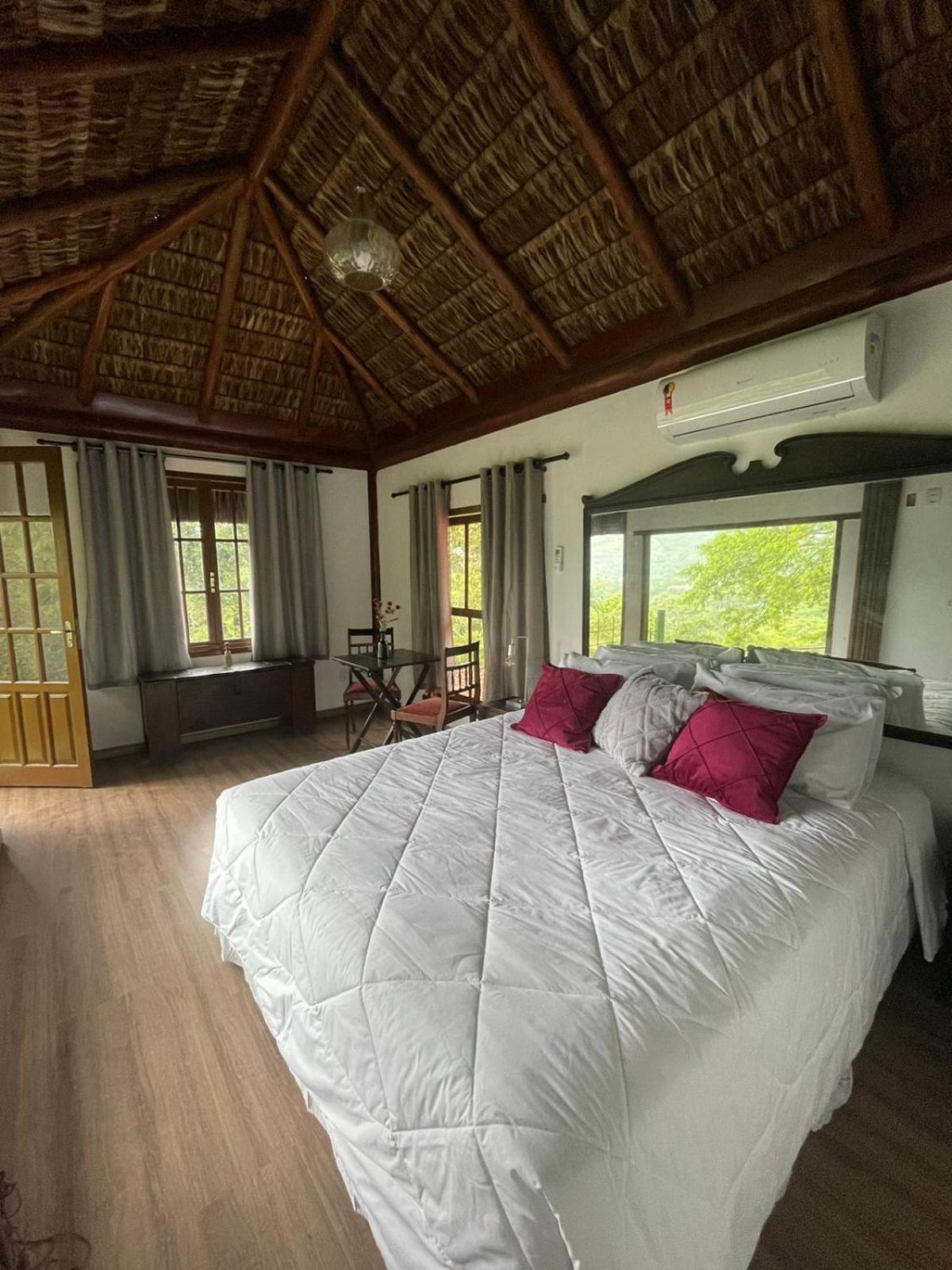 Quarto Duplo com Vista Montanha