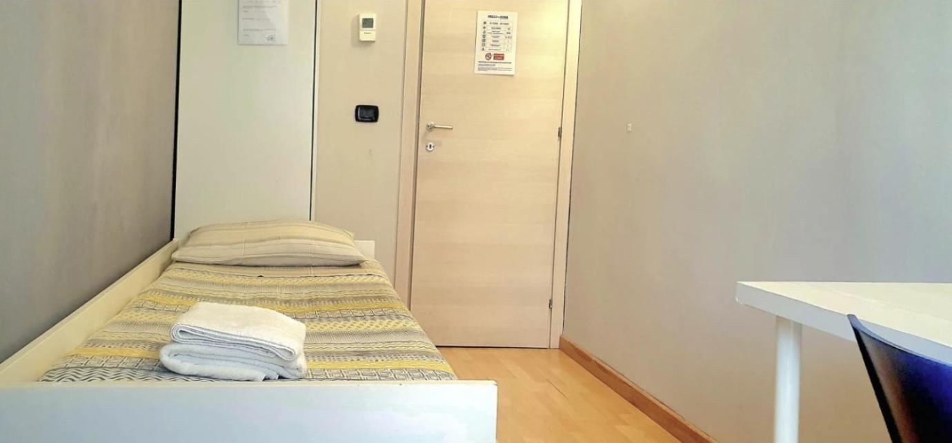 Quarto Individual com Banheiro Privativo Externo