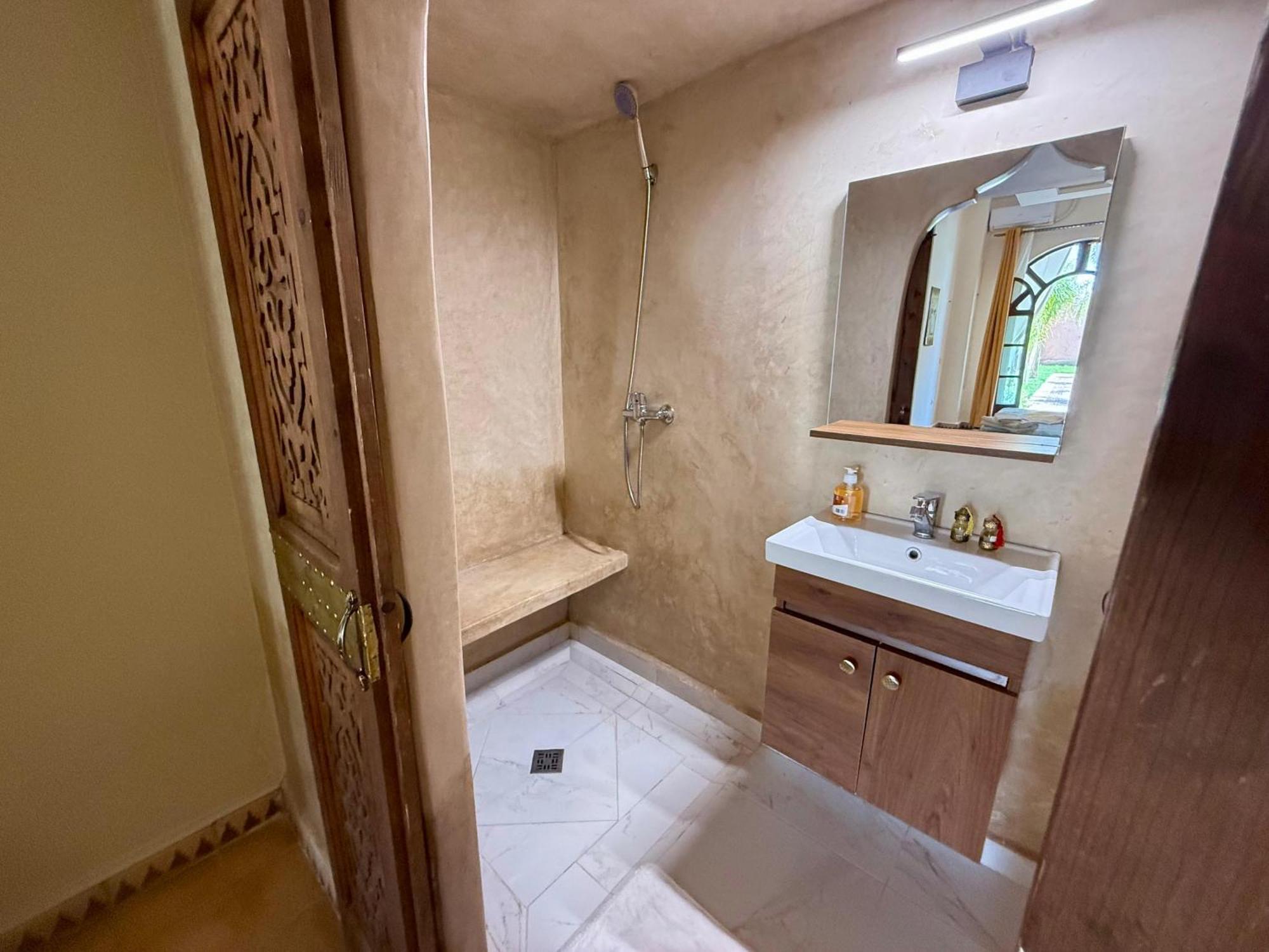 Quarto Duplo Deluxe com Chuveiro