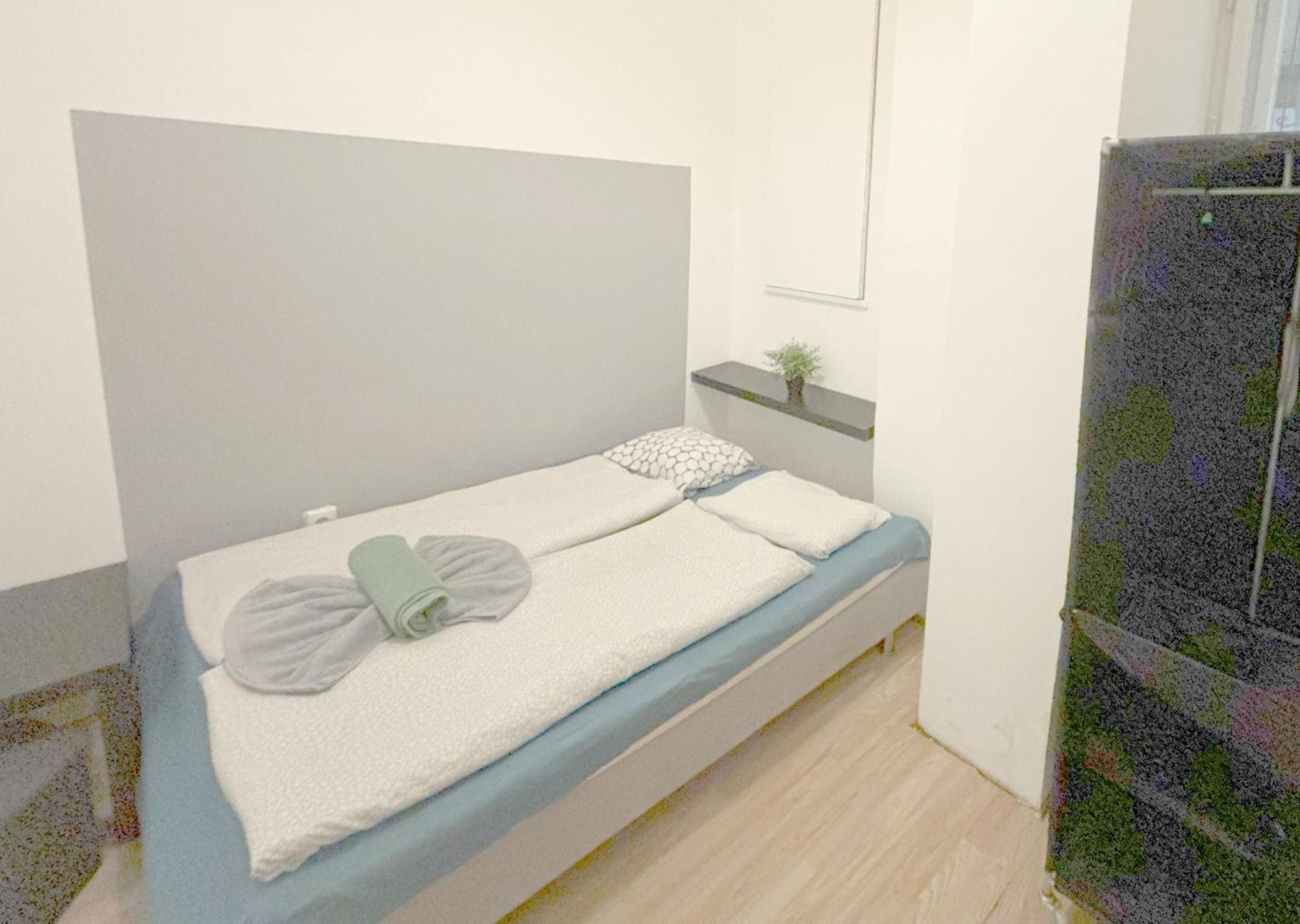 Quarto Duplo Económico Pequeno com Vista do Pátio