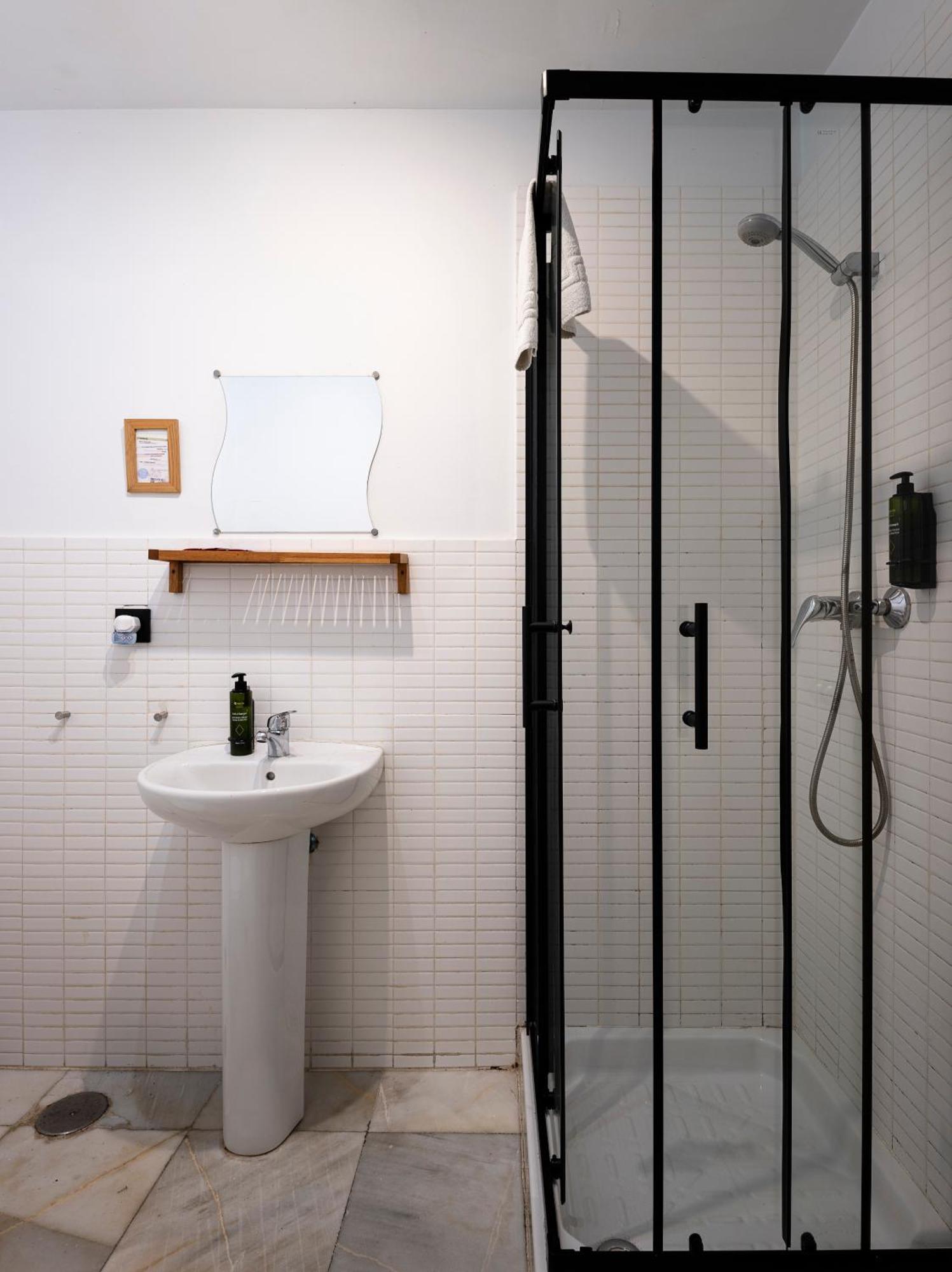 Habitación Individual con baño compartido
