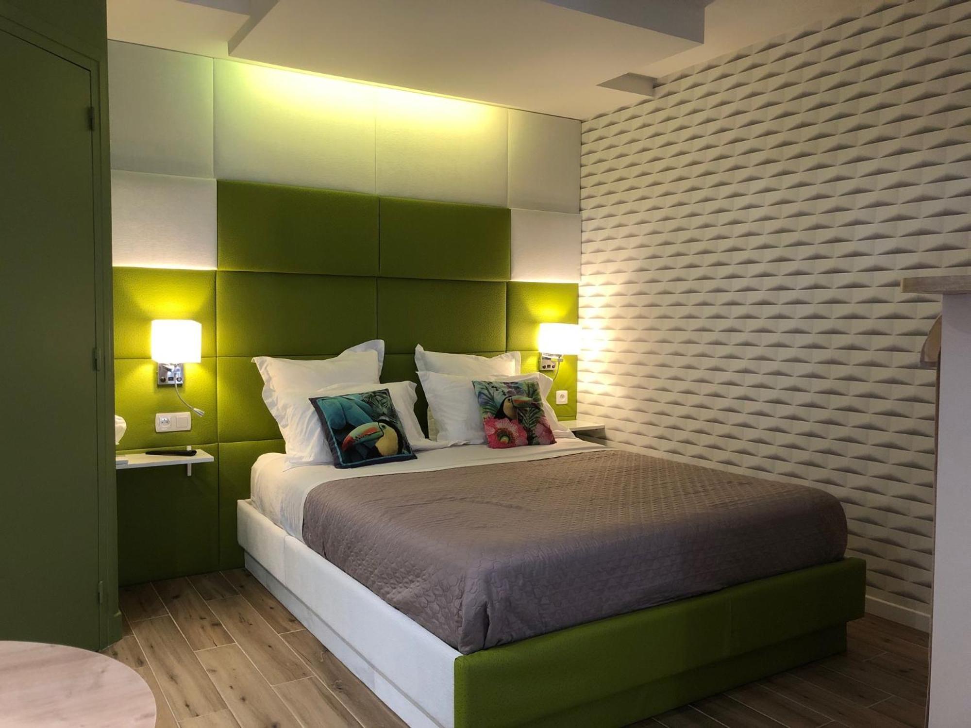 Deluxe Doppelzimmer (2 Erwachsene & 1 Kind)