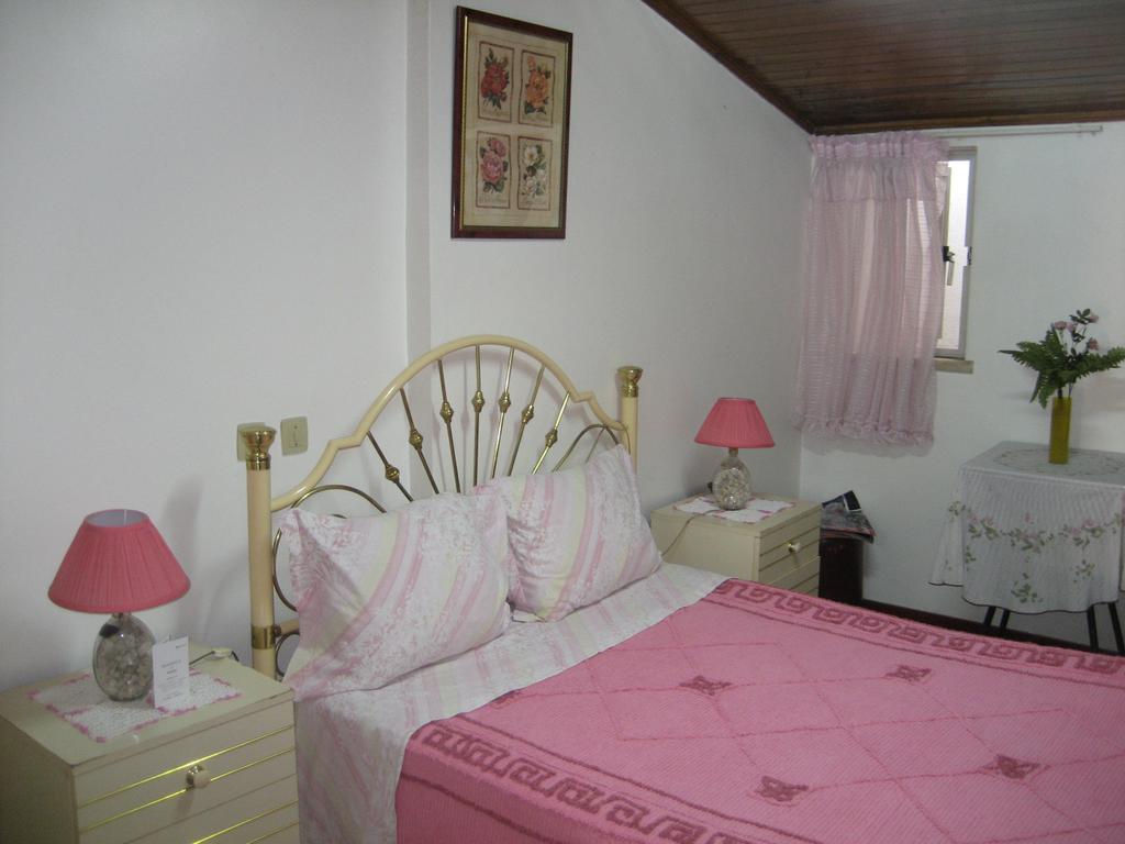 Quarto Duplo com Casa de Banho Partilhada