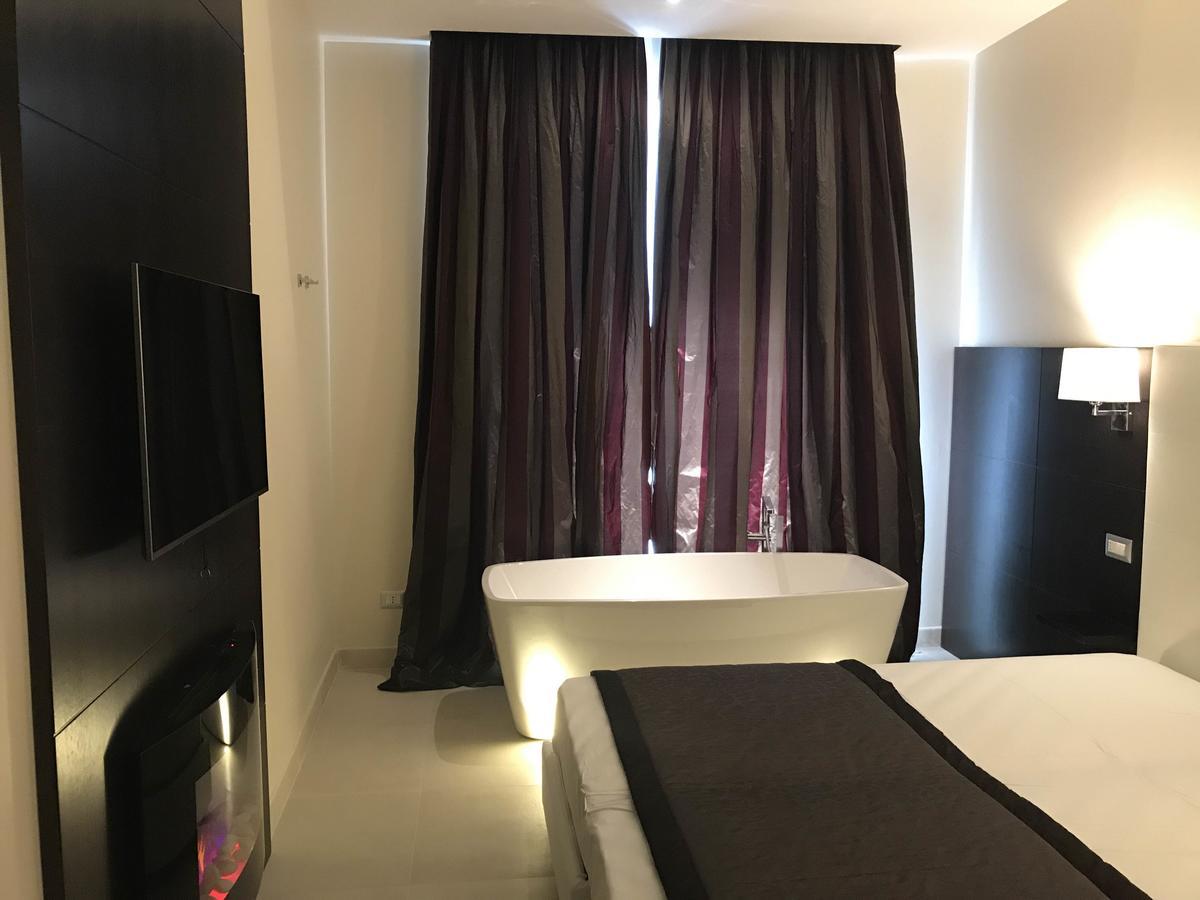 Quarto com Cama de Casal ou 2 de Solteiro