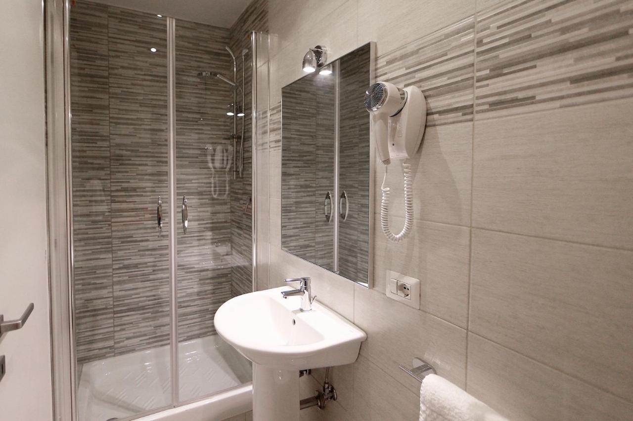Quarto Standard com Cama de Casal ou 2 de Solteiro e Varanda