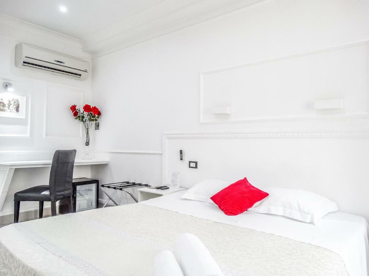 Quarto com Cama de Casal ou 2 de Solteiro e Varanda