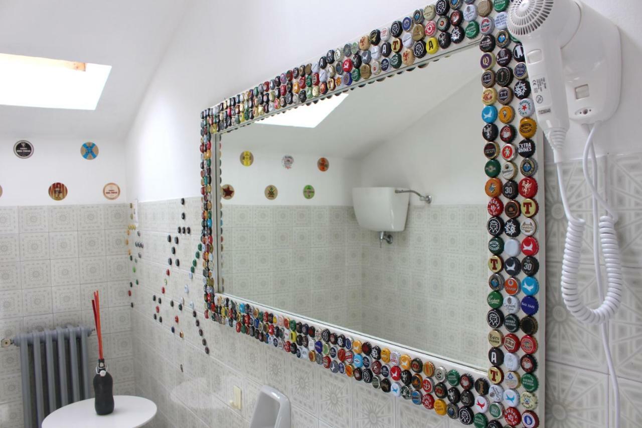 Camera Familiare con Bagno in Comune