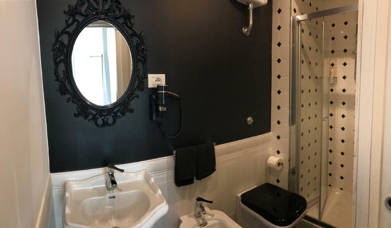 Luxe Kamer met 1 of 2 Bedden en Balkon