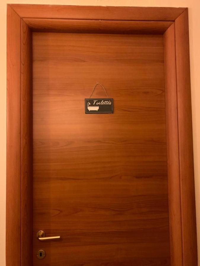 Tweepersoonskamer met een Eigen Externe Badkamer