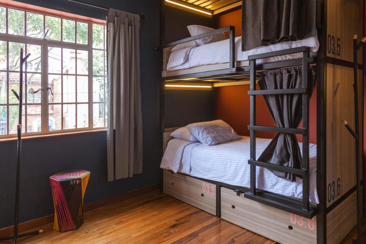 Cama em Beliche em Dormitório Feminino