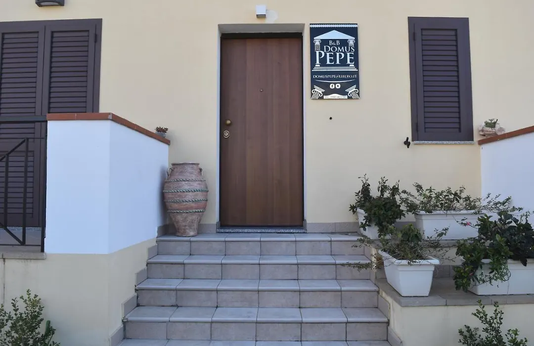 Bed & Breakfast Domus Pepe Scalea-1
