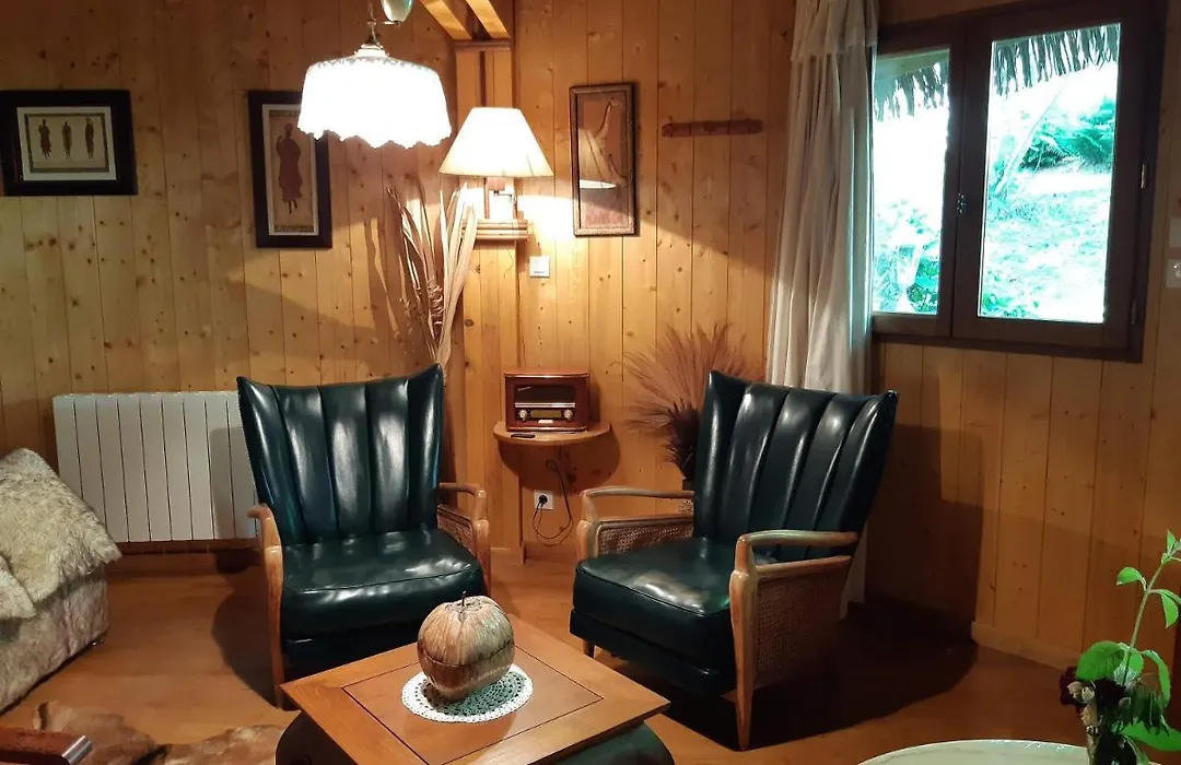 La Cabane De Cecile-La Hutte-1