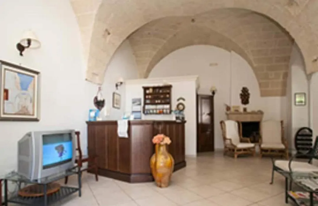 Room In Bb - Spacious Double Room In Ancient Masseria Near The Sea In A Quiet Olive Trees-1