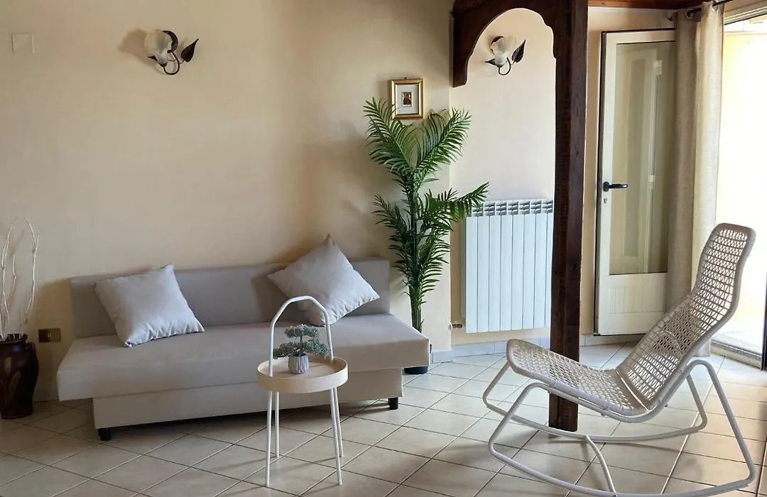 Melissa Suites-1