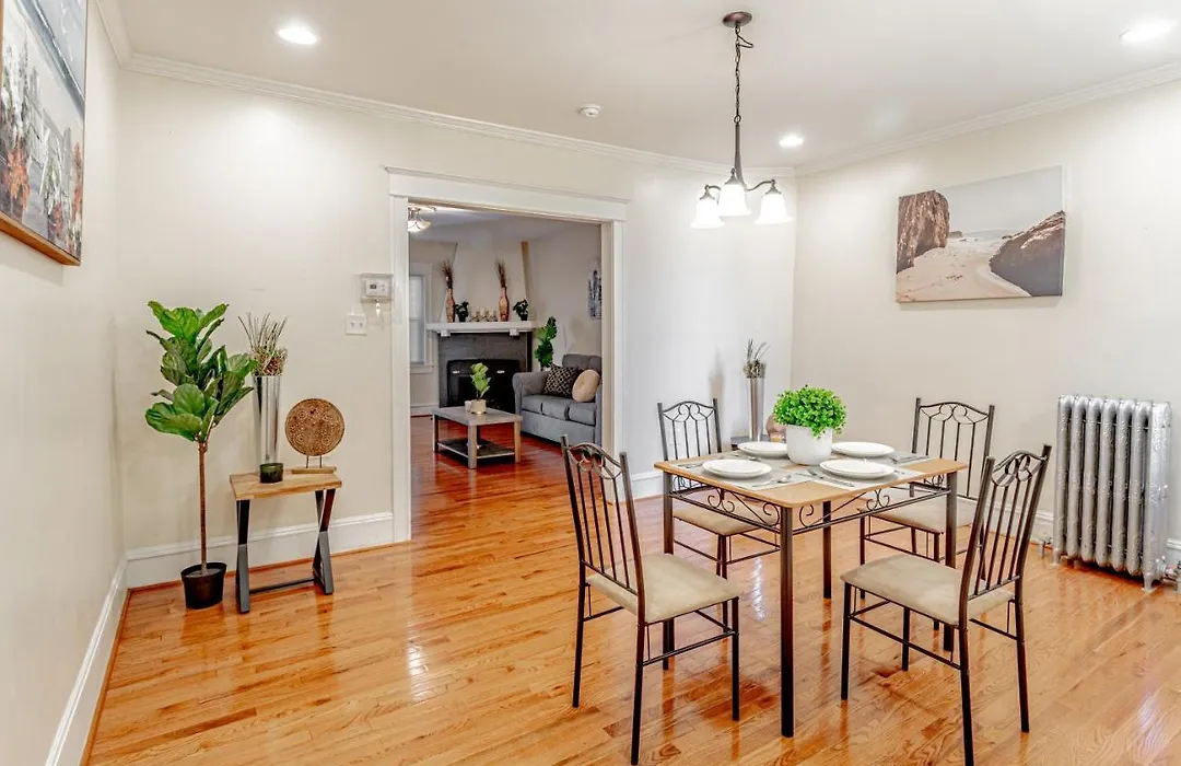 Room For Rent In Philly - Free Parking And Fully Stocked Kitchen!-1