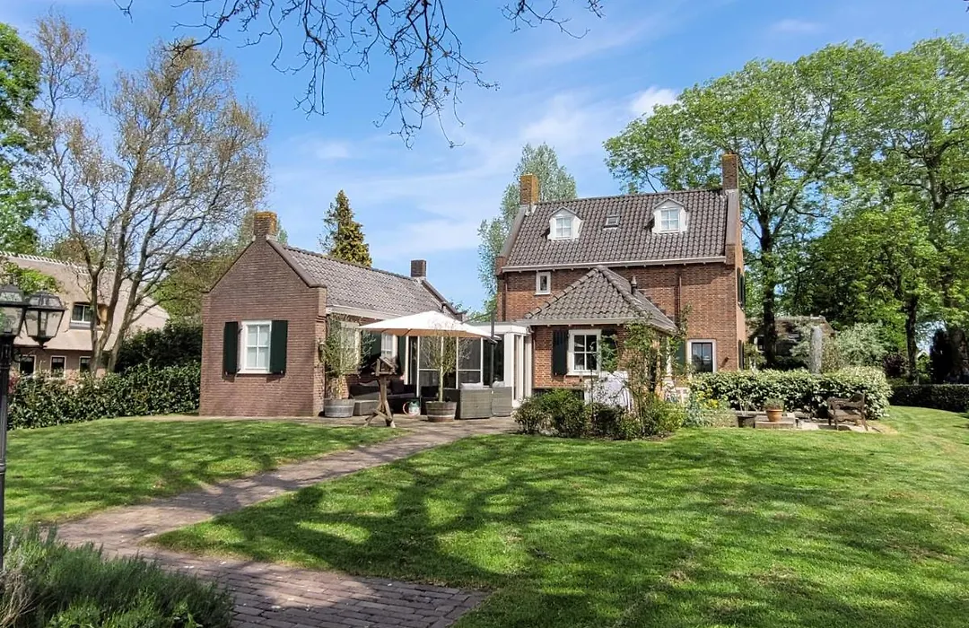B&B Villa Giethoorn - Canalview, Privacy & Parking-1