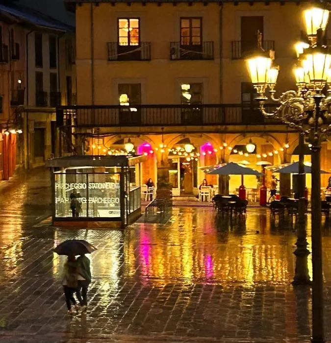 Plaza Mayor Leon - Bohemia-1