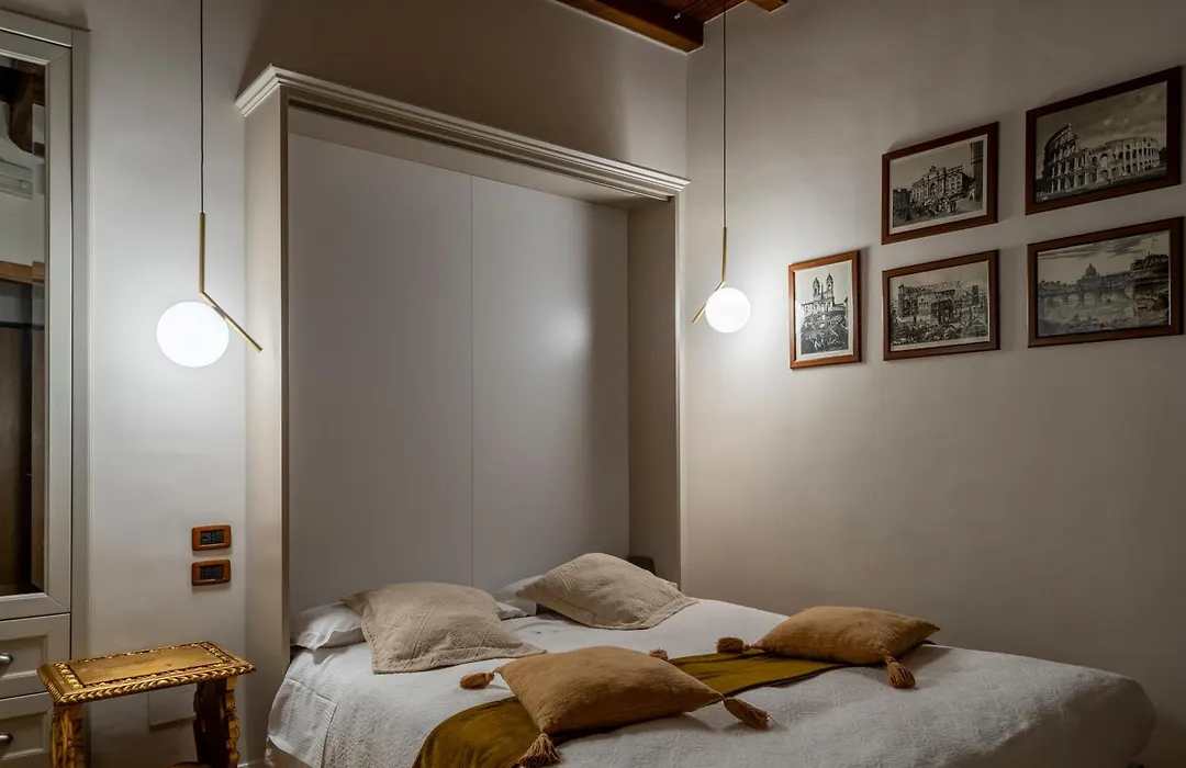 Condotti Rooms-1