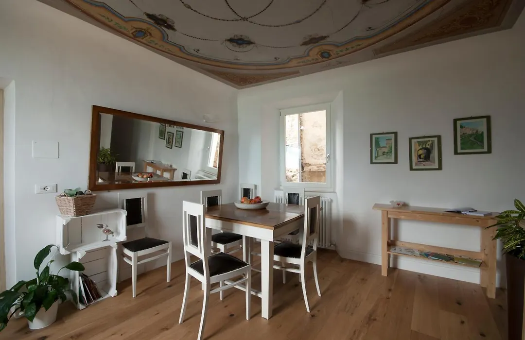 B&B Tre Finestre sul Mare-1