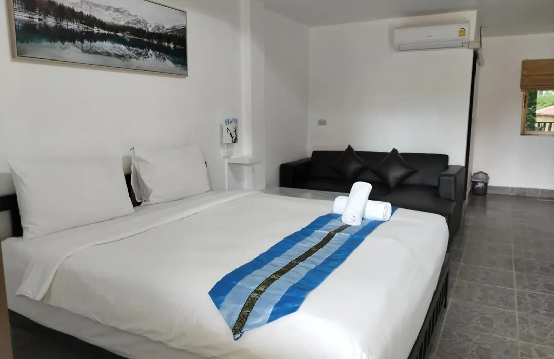 Phratamnak Inn Hotel & Guesthouse - 100 Mtr From The Beach-1