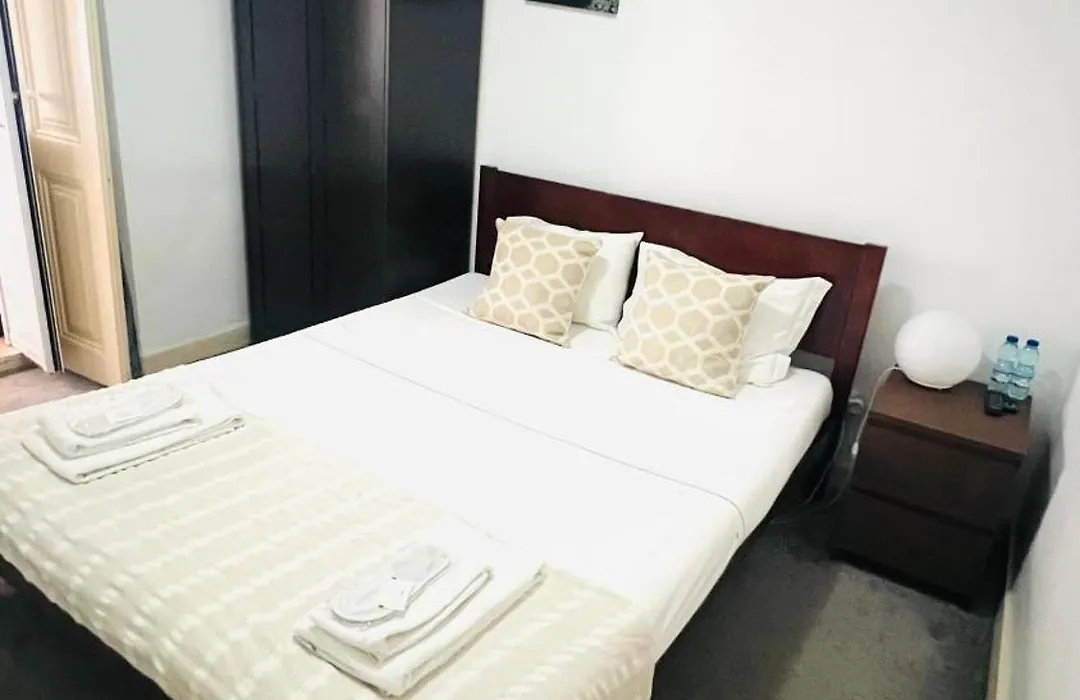 São Lázaro Bhuiyan Family Host-1