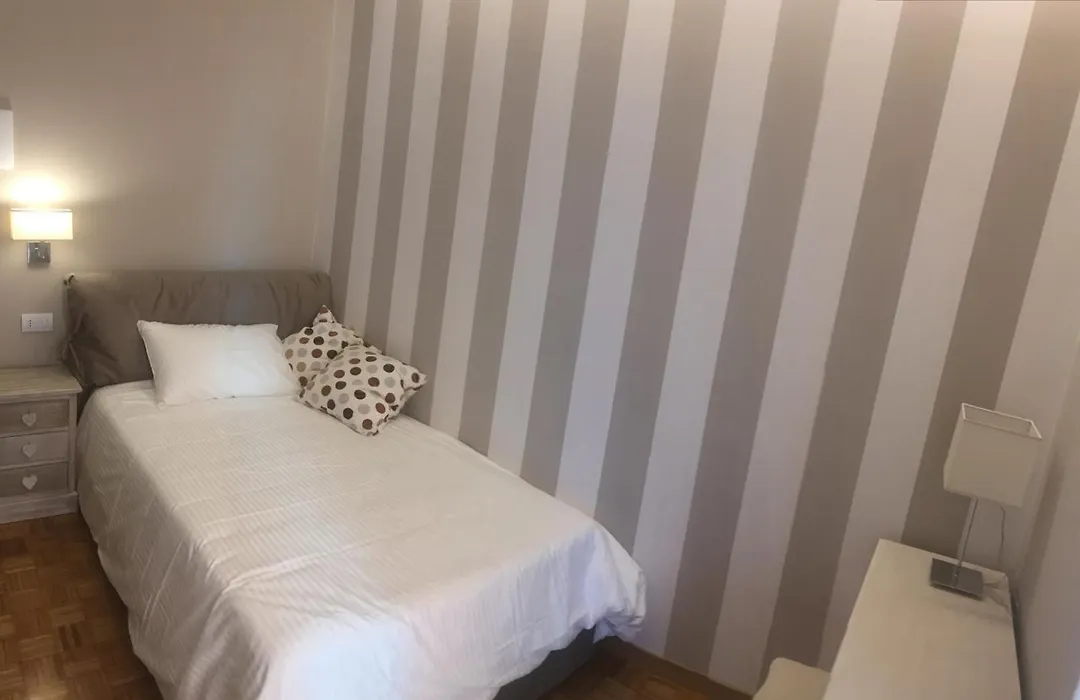 Robin Rooms-1