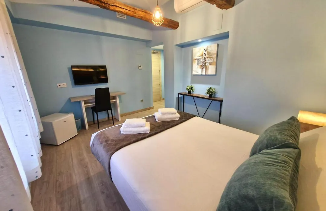 Feeling Home Suites&Rooms-1