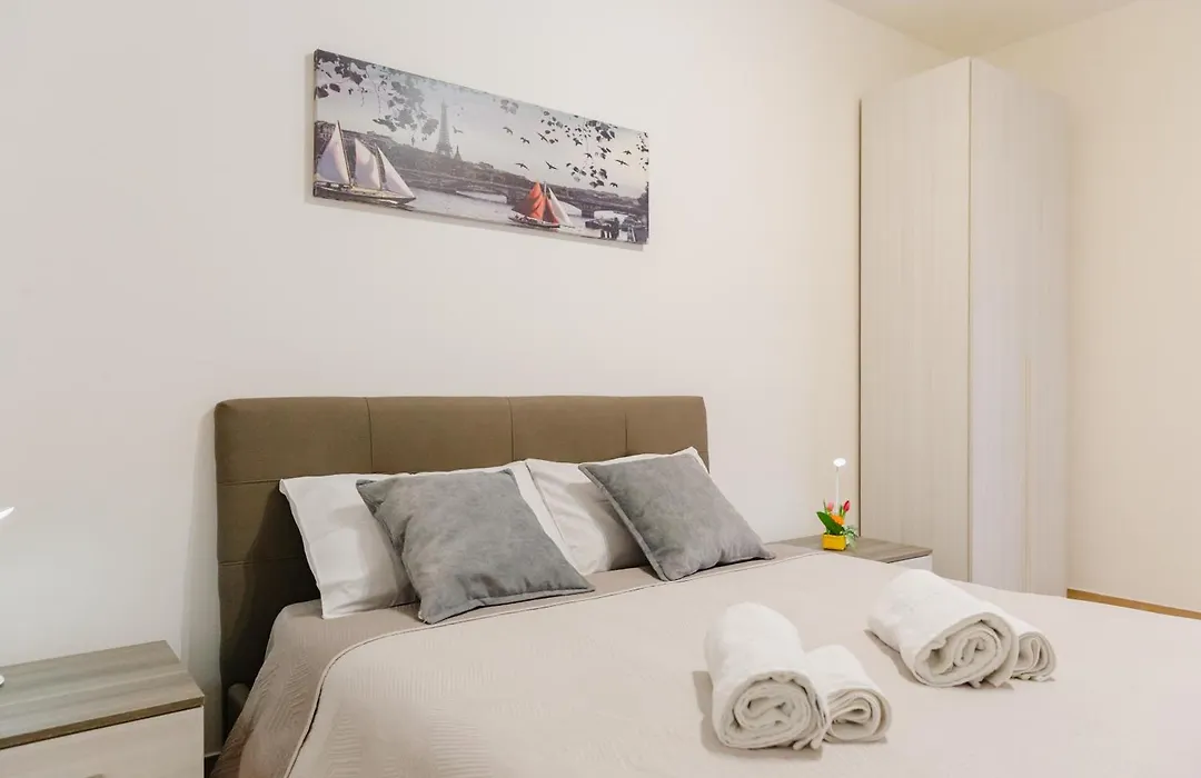 G21 Guest House-1
