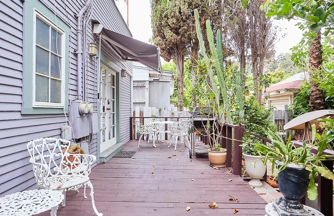 Hollywood Home-1