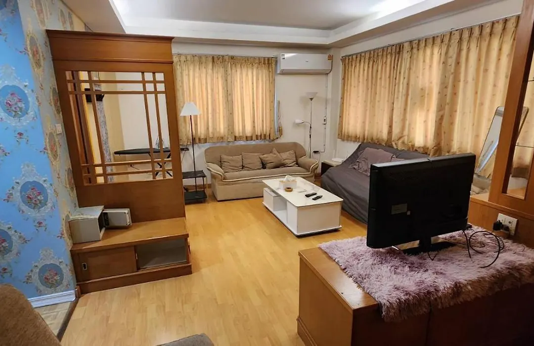 Jolly Guesthouse & Restaurant-1