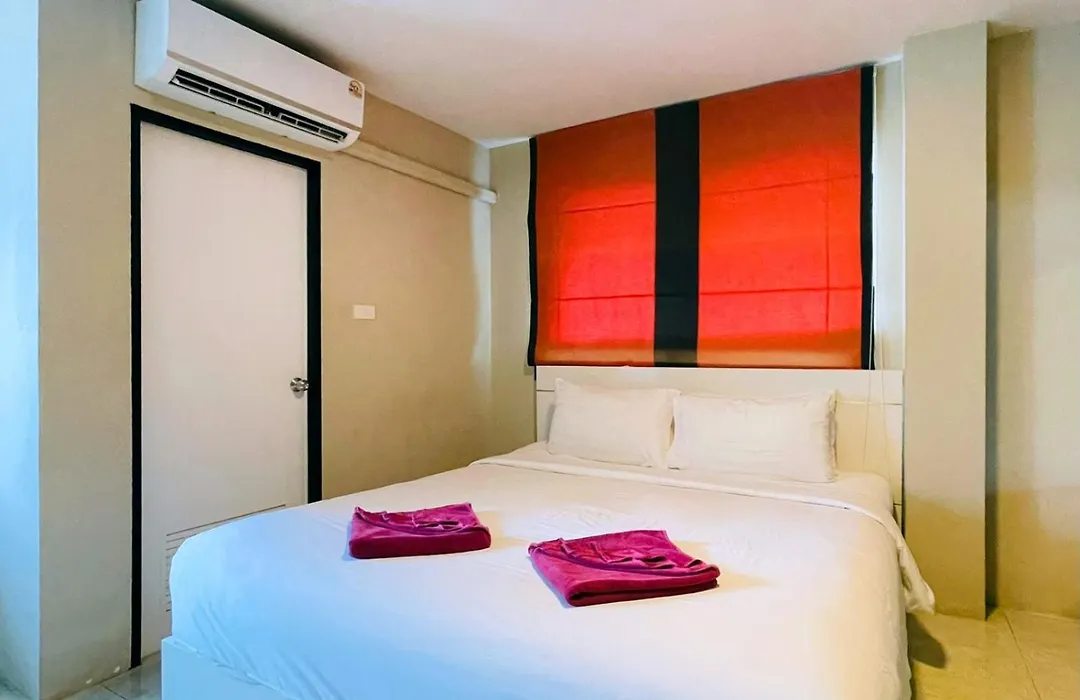 Breakers Hotel Rawai-1