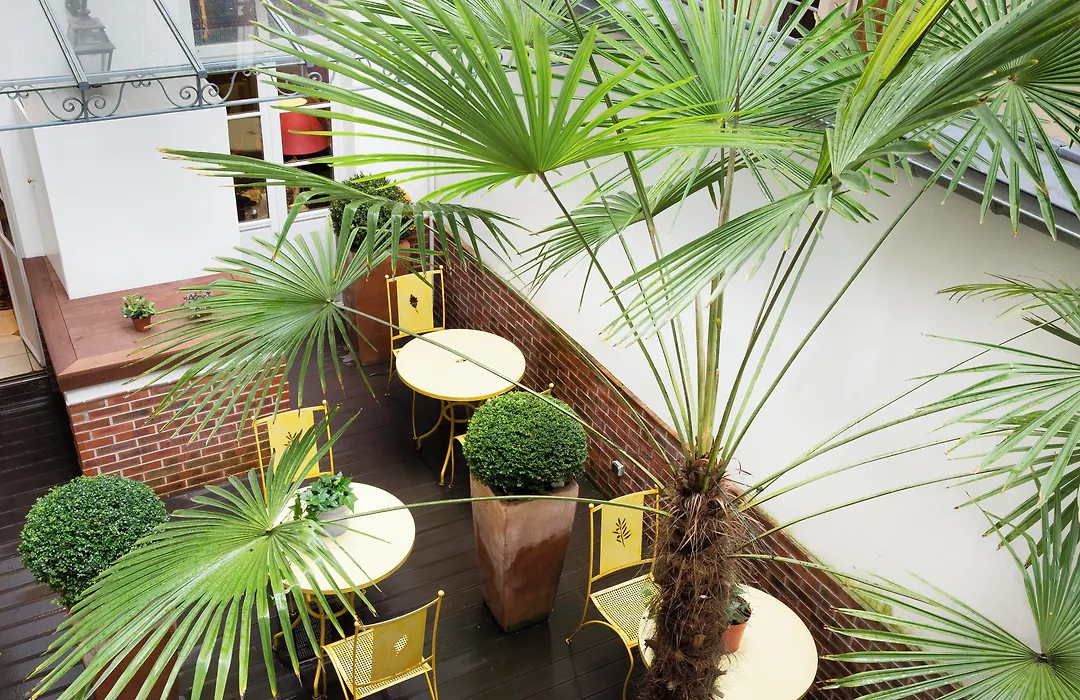 Le Relais Montmartre-1