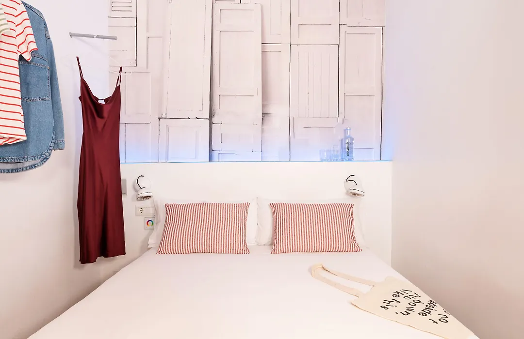 Chic&Basic Tallers Hostal-1