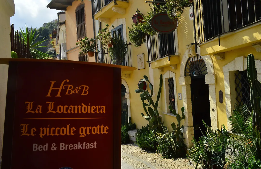La Locandiera affittacamere-1