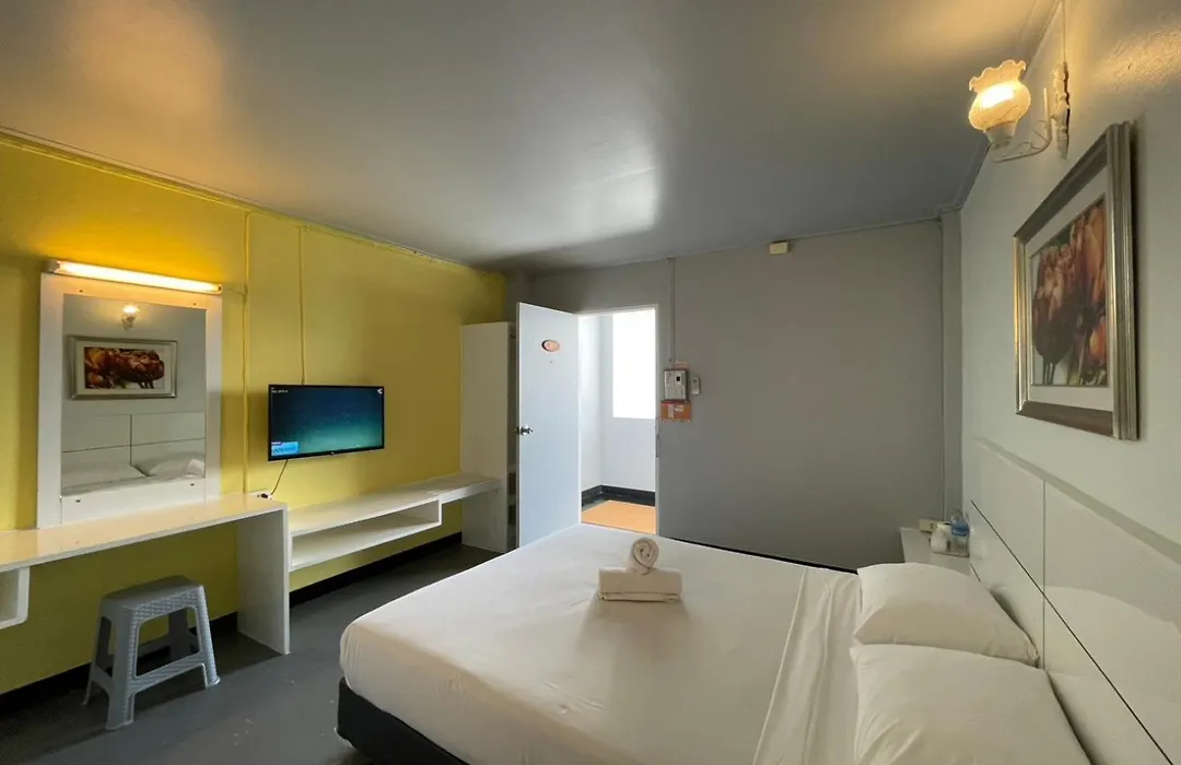 Summer Hotel-1