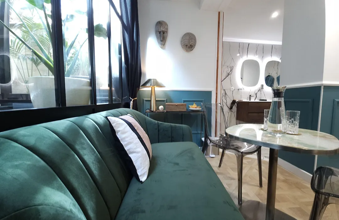 La Belle Endormie B&B French Guest House-1