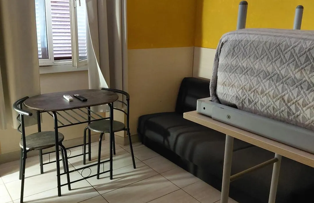 Guest House Hola Roma-1