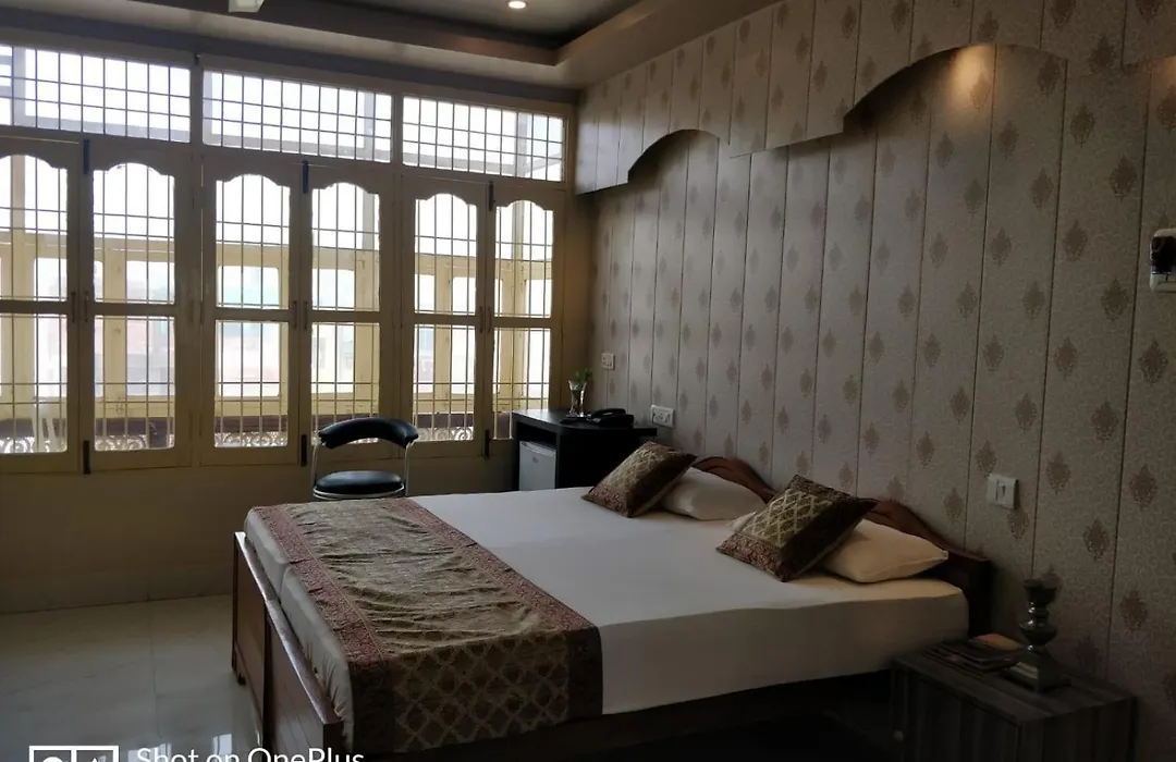 Shiva Ganges View Guest House-1
