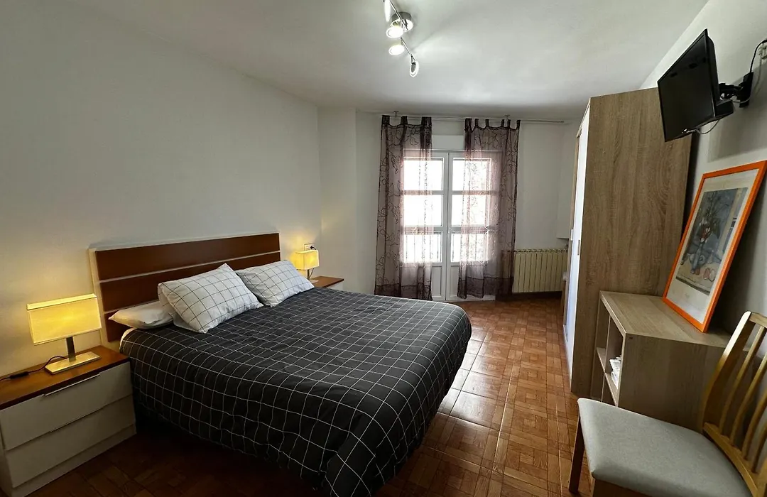 Hostal La Reina-1