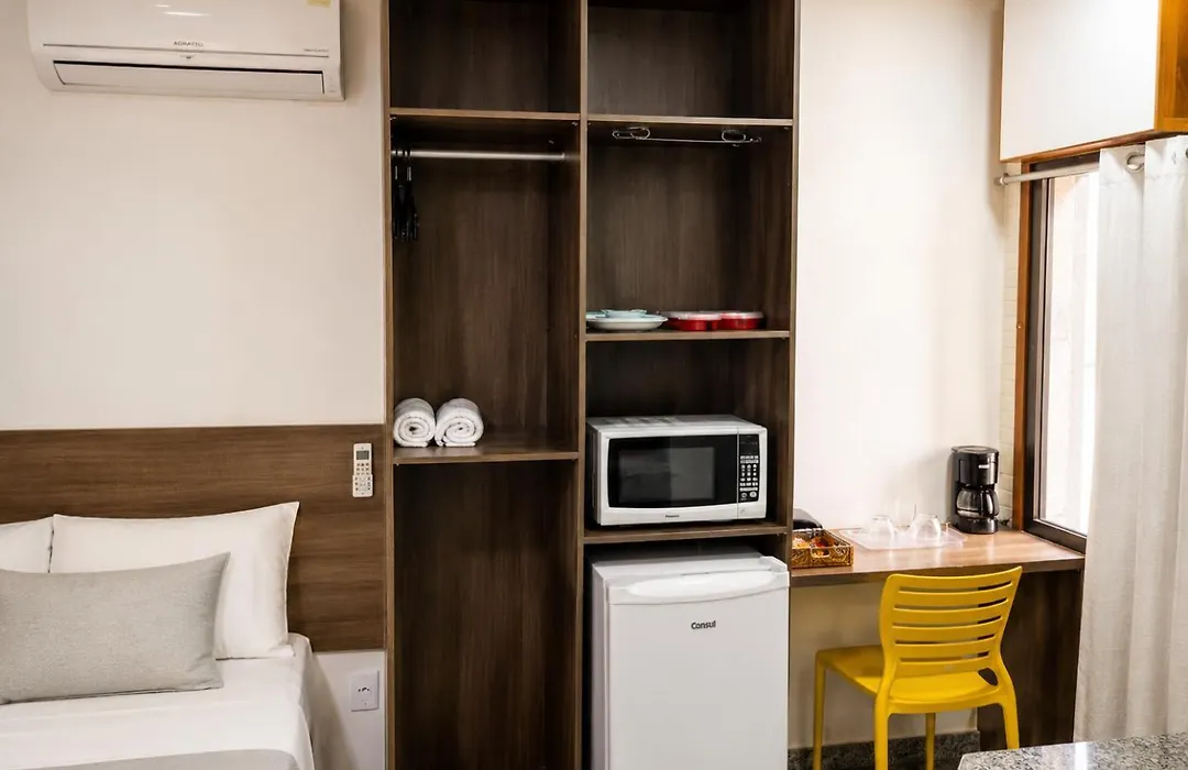 SEGUNDA CASA - Seu cantinho em Guarapari, 1 minuto a pé da Praia do Morro! Suítes confortáveis e modernas - Para casal ou para grupos de até 4 pessoas-1