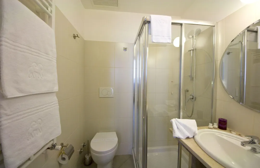 Ara Pacis Inn-1
