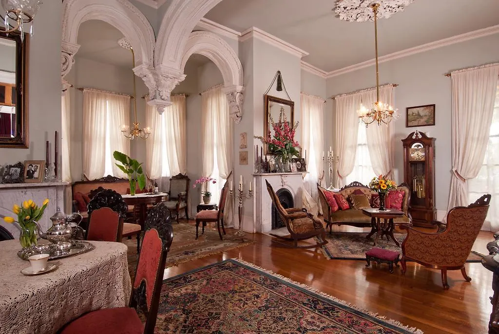 Hh Whitney House - A Bed & Breakfast On The Historic Esplanade-1