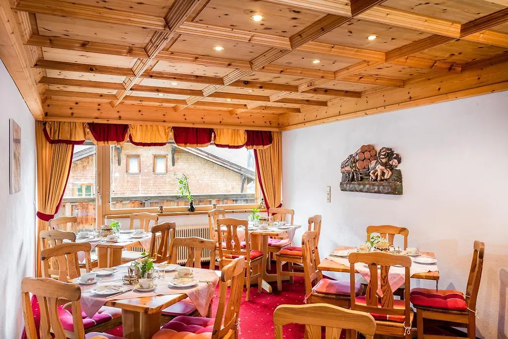 Hotel Garni Ernst Falch-1