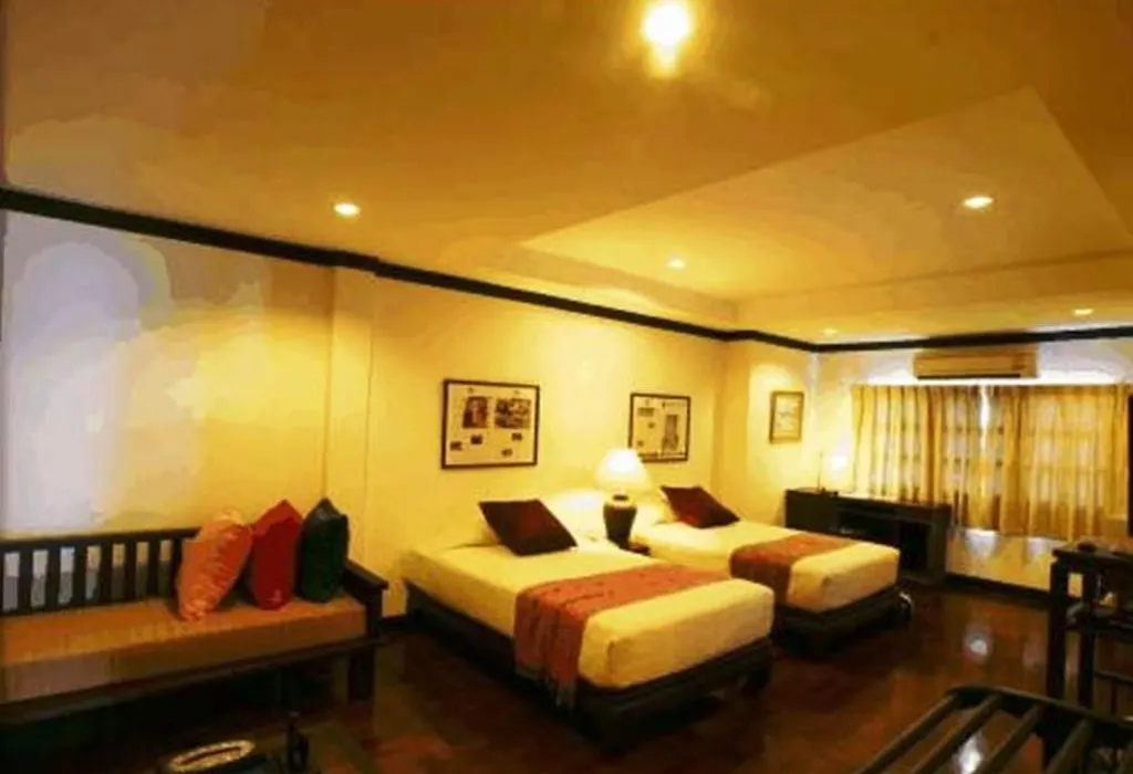Cucumber Inn Suite-1